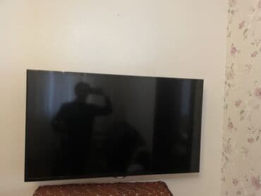 LED televizor – divara quraşdırılmış geniş ekran. Xüsusiyyətlər: -