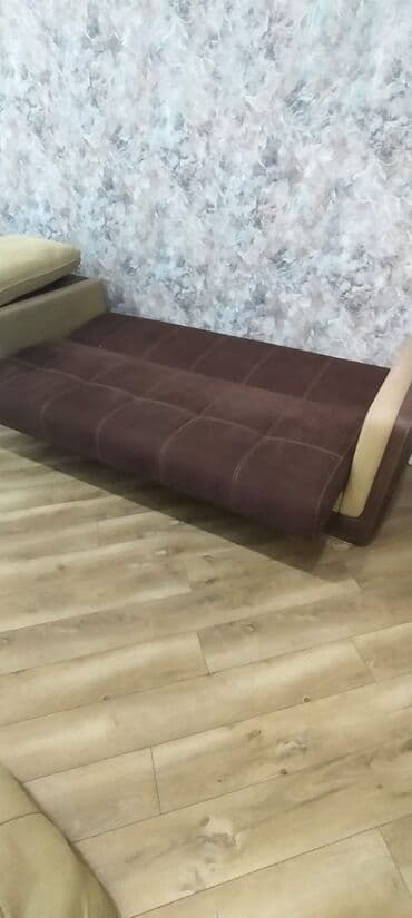 mak baza: Di̇van-kravat — 2