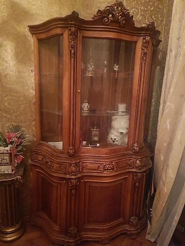 bufet: Klassik üslubda bəzədilmiş vitrin-bufet - Material: Masif ağac (taxta — 2