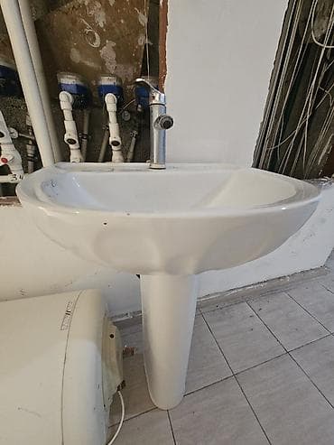 borular: Keramika ayaqlı əl-üz yuma lavabosu + qarışdırıcı kran - Material — 2