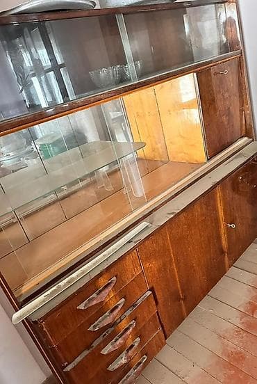 Bütün məhsullar qoz ağacındandır Dolab üçün 60 azn televizor