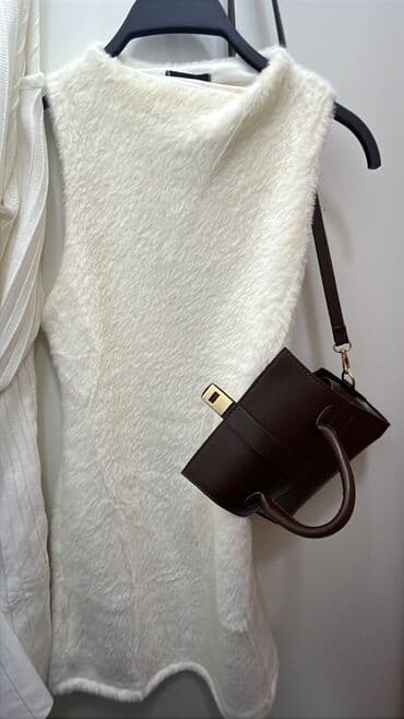 Toy paltarları və aksesuarları: Ağ rəngli mini tüklü don etiket üstündədir yenidir 25 azn — 2