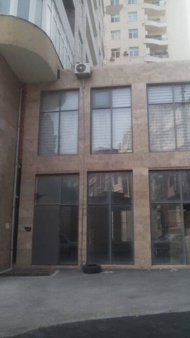 xacmaz obyekt: Elimlər metrosuna yaxın yol kənarı ümumi sahəsi 140 kv,m olan — 12