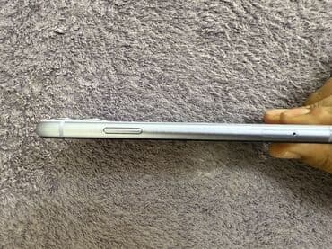 Мобильные телефоны: IPhone 11, Серебристый, Face ID — 4