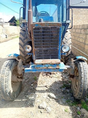 ford transit muherrik: Mavi rəngli kənd təsərrüfatı traktoru - Kabinli konstruksiya: tam — 5