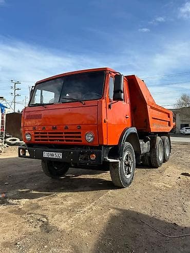 qosqu ev: KAMAZ 6x4 tipli sərt şassili daşınma/dağılma tipli qoşqusuz samosval — 2
