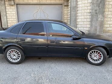 opel vectra b suret qutusu: Opel Vectra: 1.8 l | 1997 il 27000 km Sedan — 4