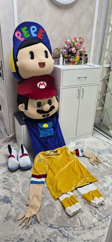 Uşaq tədbirləri üçün böyük ölçülü maskot kostyumları dəsti. Tərkib: -