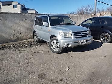 qara niva sekilleri: Mitsubishi Pajero iO / Pinin, gümüşü rəng, 5 qapılı kompakt SUV. - — 6