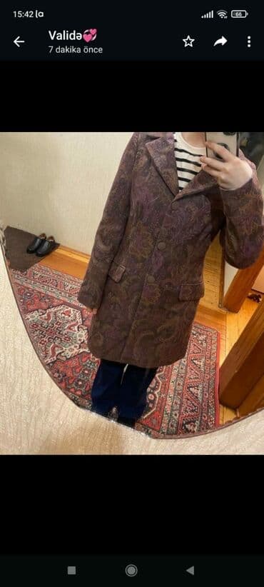 Təzə kimi. 2 dəfə geyinilib. Razmer dar olduğu üçün satılır