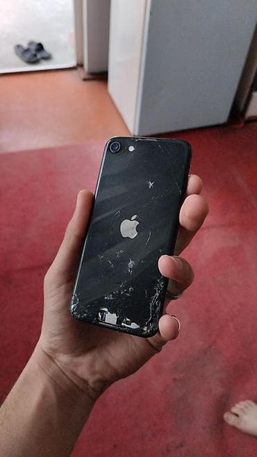 IPhone SE 2022, 64 GB, Qara, Qırıq