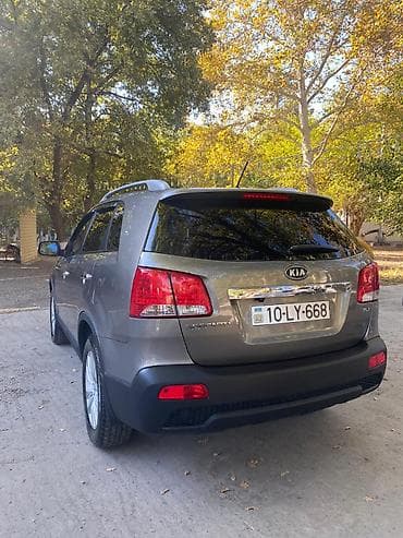 islenmis avtomobiller: Kia Sorento: 2 l | 2010 il Ofrouder/SUV — 2