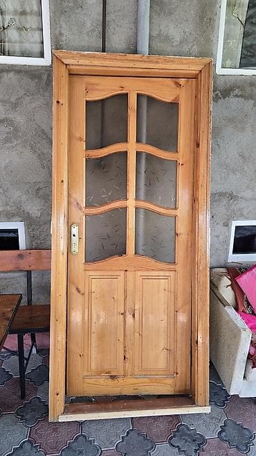 1 ədəd Taxta şüşəli qapı - Material: təbii ağac (taxta karkas və