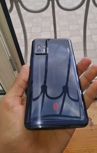 gizli mikrofon: REDMAGIC smartfon Xüsusiyyətlər və üstünlüklər: - Oyun yönümlü dizayn — 6