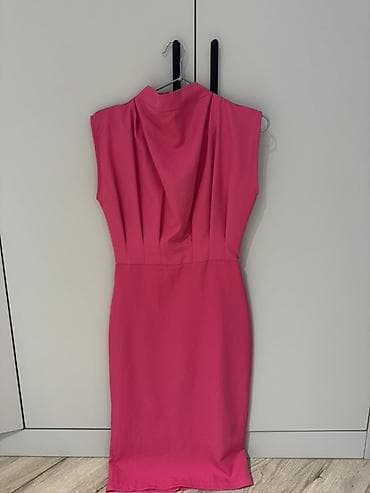 Qadın geyimi – tünd çəhrayı don - Rəng: parlaq çəhrayı - Kəsim