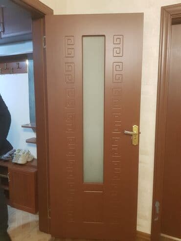 mingəçevir otaq qapıları: Qapi 4 eded.210/90. Cercive naliçnik zamok var. Sökulub verilecek — 2