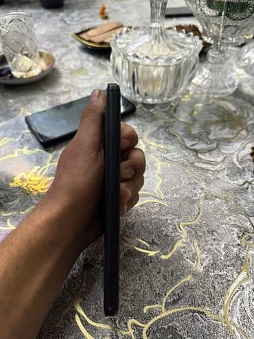 nokia 8910 i: Satılır: Android smartfon Xüsusiyyətlər: - Ekran: Tam ekran, mərkəzdə — 1