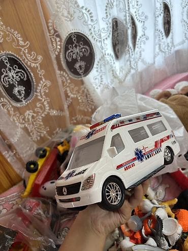oyuncaq qız ucun: Uşaq oyuncağı – Təcili Tibbi Yardım maşını (ambulans) modeli 12 manata — 3
