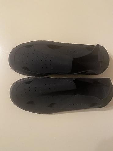 Qara rəngli nəfəsalan rezin/plastik çimərlik ayaqqabısı (slip-on