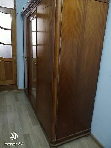 3 qapılı, Güzgülü, Qəhvəyi, Taxta, Açılan, Düz dolab