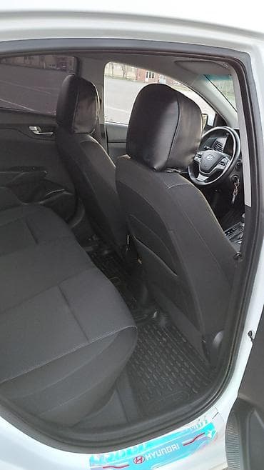 honda stream 2002: Hyundai Accent: 1.6 l | 2021 il Sedan — 4