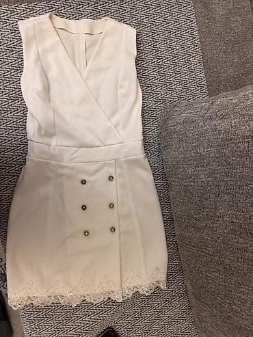 Qadın üçün ağ rəngli qısa don - Model: qolsuz, V formalı büzməli — 2