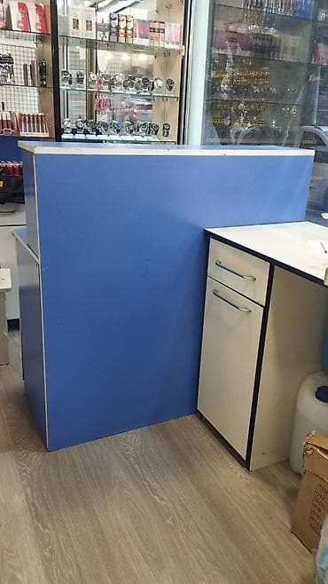 Торговые принтеры и сканеры: Mavi rəngli resepsiyon/mağaza kassası stolu Hündürlüyü 110sm Uzunu — 2