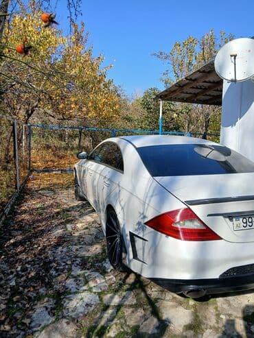 toyota corolla ölüxana: Mercedes-Benz sedan - Kuzov: ağ rəng, 4 qapı - Nömrə: 99-SC-677 (AZ) — 9