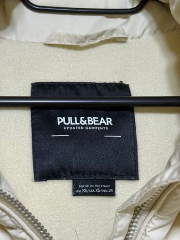 hicabli geyimler: Puxovik kurtka, PULL&BEAR, XS — 3