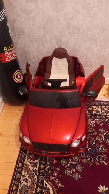 1 yas: Rəxşəndə🦋 Uşaq maşını təcili satılır. Qiymət 220 manat. 5 10 dəfə — 1