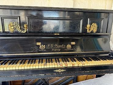 Musiqi alətləri: Antik piano . Almaniya Leipzig J.irmler təcili satılır. Əlaqə — 1