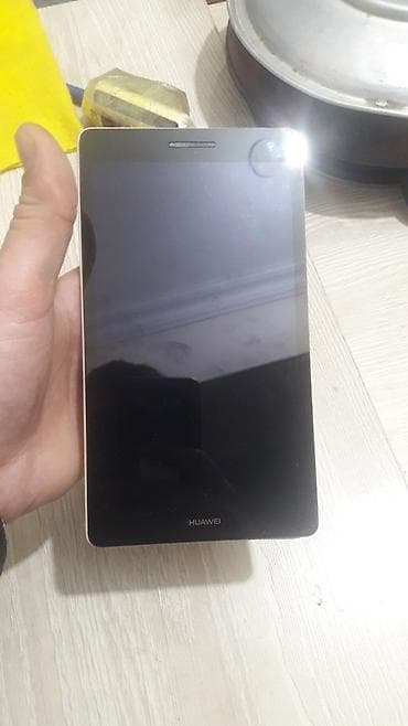 ikinci el ipad mini: Salam HUAWEL planşeti birden bire sondu ekran salamadir korpus — 1