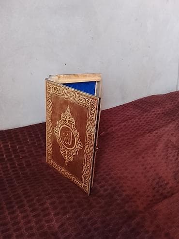 ev əşyası: Taxta Quran maketi/kitab qutusu - Material: təbii ağacdan hazırlanmış — 1