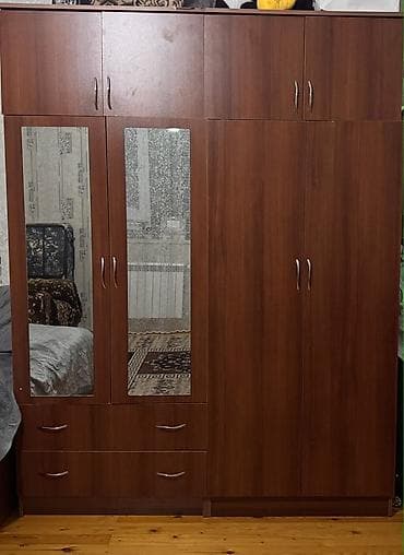 Geniş tutumlu qapılı-güzgülü paltar dolabı - Material: taxta əsaslı