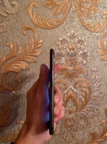 samsung galaxy a21: IPhone 7, Qara, Barmaq izi — 4