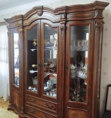 şüşəli vitrin: Şüşəli dolab vitrini — 2