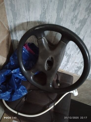 Məhsul: Avtomobil sükanı Təsvir: - Universal dizaynlı, 3 şüalı sükan