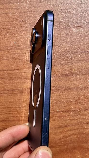 ayfon 14 pro maks: IPhone 17 Pro Max, 512 GB, Blue Titanium, Face ID — 2