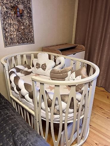 taxta beşik: Oğlan və qız üçün, Yumru, Beşik, Dəstsiz, Matras ilə, Yellənmə mexanizm ilə — 1