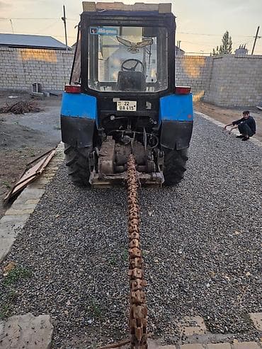 Belarus 82 (MTZ-82) traktor – xəndək açan (trench) avadanlıqla — 3
