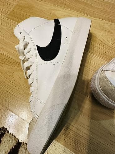 nike jaket: Nike Blazer Mid – ağ rəngli, qara Swoosh loqolu yüksək boğaz idman — 5