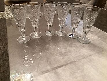 12 ədəd var 
6 ədədi 20 man
araq rümkası