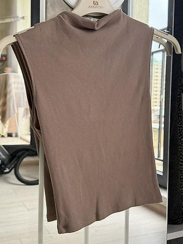 ZARA qadın topu - Model: qolsuz, yuxarıda yüngül stend-yaxa kəsimi -