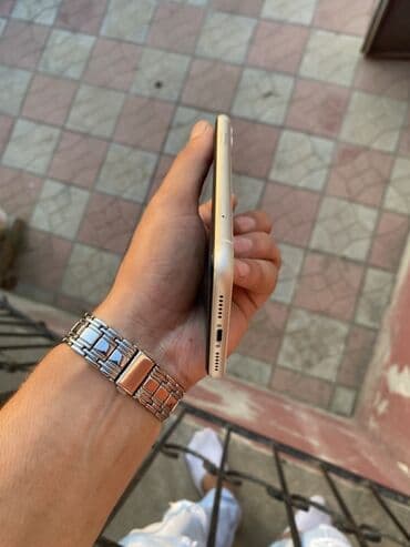 iphone 11 en ucuz qiymeti: IPhone 11, Ağ, Face ID — 4