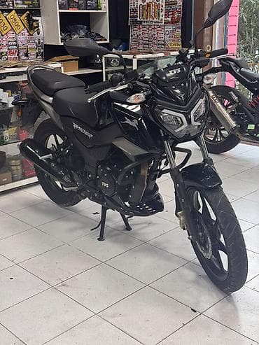 TVS Raider motosikleti – şəhər və qısa məsafələr üçün çevik, aqressiv — 1