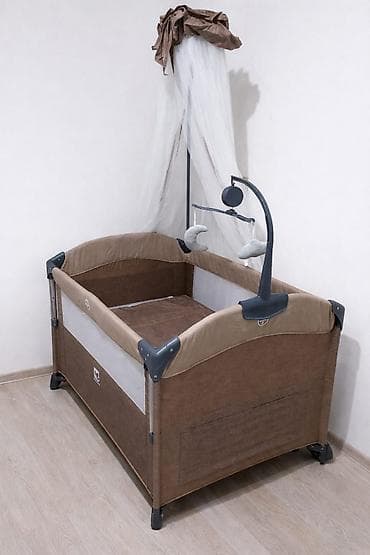 Oğlan və qız üçün, Dördbucaq, Beşik, Dəstsiz, Matras ilə, Yellənmə mexanizmsiz