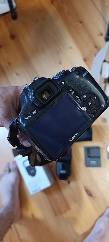 5d mark 4: Canon 550d linzasi 135 original ev şəraitində işlənib. şəkildə — 3