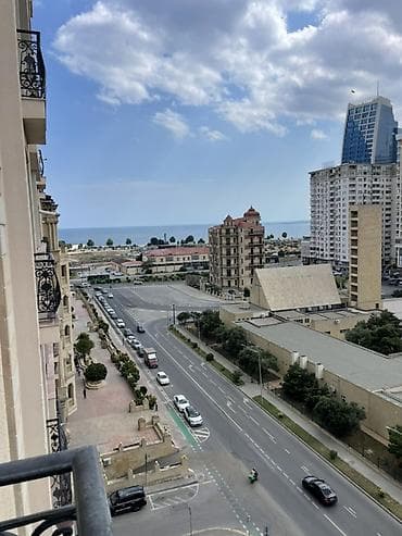 emircanda ev satisi: Dəniz mənzərəli geniş mənzil - Açıq balkonlu, şəhər və dəniz — 1