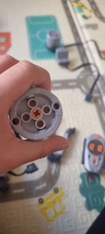 oyuncaq mator: Leqo motor — 3