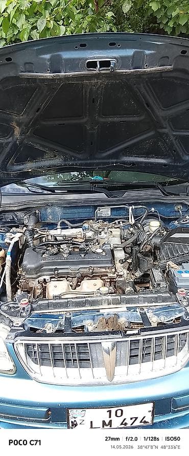 Nissan Sunny sedan - Kuzov: 4 qapılı sedan, mavi rəng - Mühərrik — 6